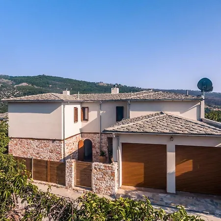 Redstone Luxury Villa *