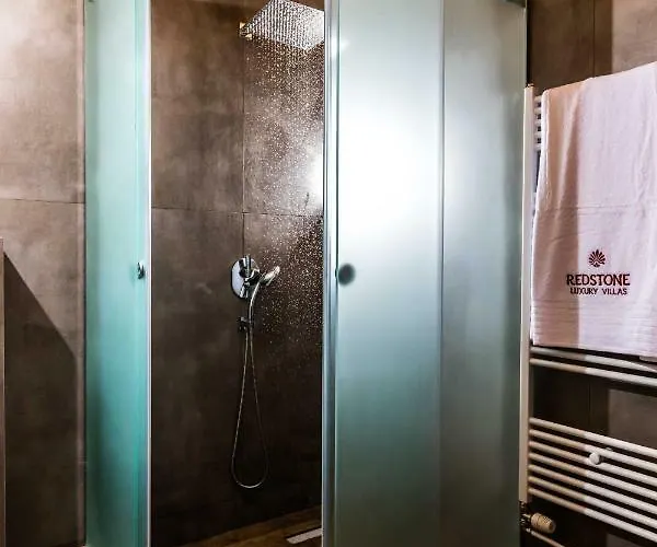 Redstone Luxury Villa