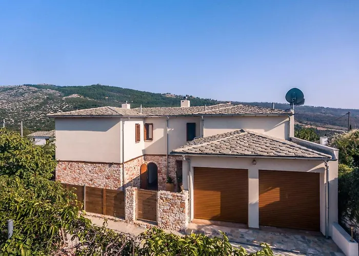 Redstone Luxury Villa *